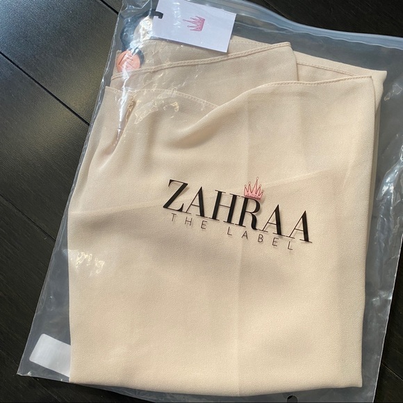 Zahraa The Label Premium Chiffon Scarf in Ivory - Picture 2 of 6